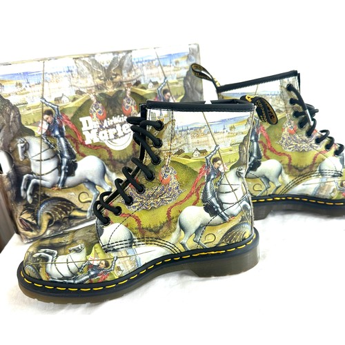 93 - Brand new in the box Limited edition Dr Marten George and Dragon back hand boots size 6, 1460