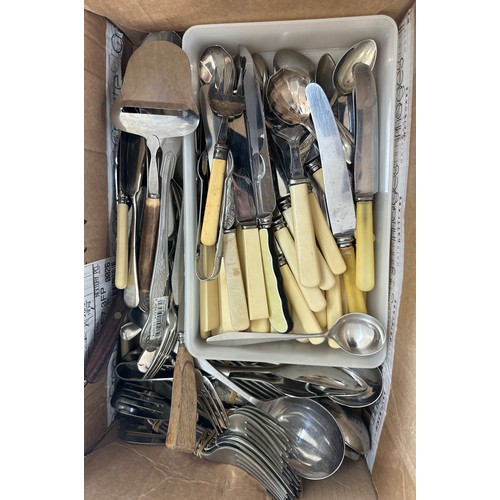 140 - Selection of silver plated and stainless steel cutlery etc