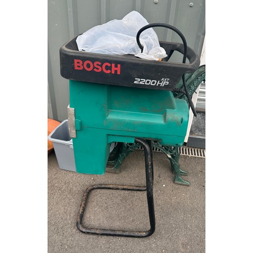 100G - Bosch Shredder model no 2200 HP in working order