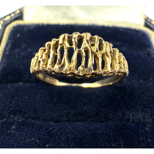 69 - 9ct Gold Openwork Band Ring (1.6g)