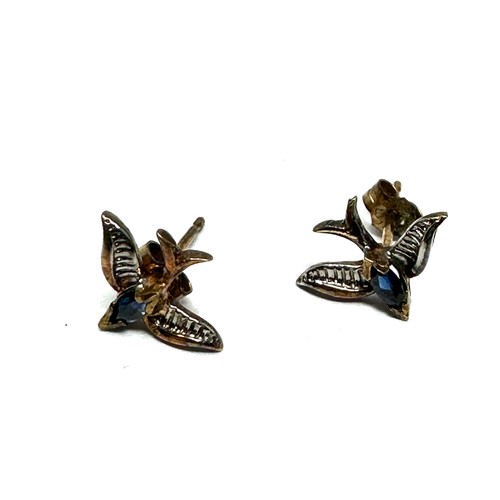 68 - 9ct Gold Sapphire Set Swallow Stue Earrings (0.7g)