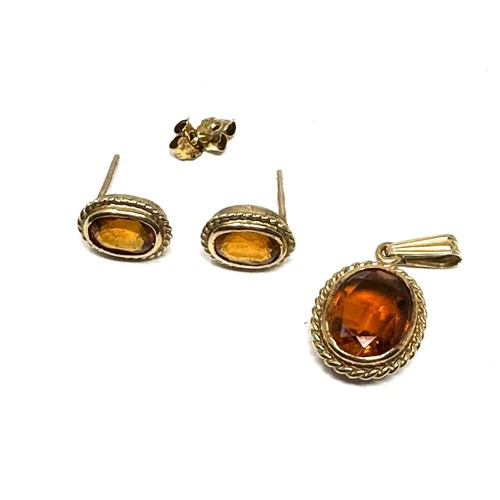 71 - 2 X 9ct Gold Citrine Pendant & Matching Earrings Set (2.9g)