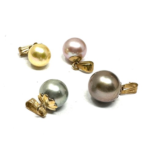 58 - 4 X 9ct Gold Multi-Colour Cultured Pearl Pendants (2.5g)