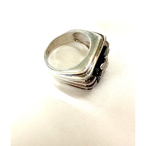 459 - Gents hallmarked eagle design silver ring, ring size Q and weight 14.6g,