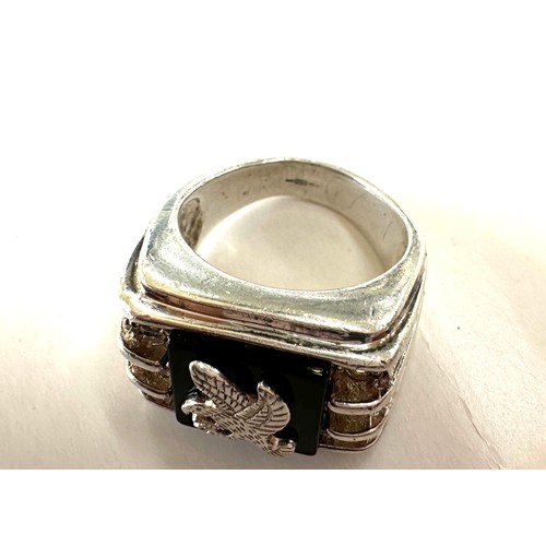 459 - Gents hallmarked eagle design silver ring, ring size Q and weight 14.6g,