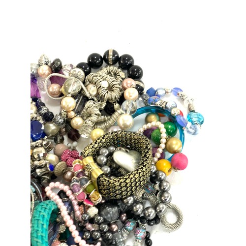 531 - Selection of ladies costume bangles and bracelets