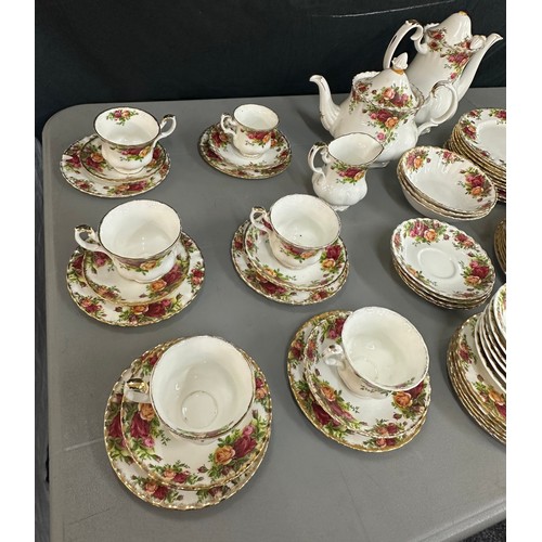 552 - Part Royal Albert Old Country Road tea and coffee service, A/F, tea pot lids are both damaged