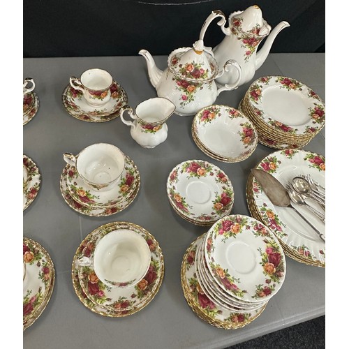 552 - Part Royal Albert Old Country Road tea and coffee service, A/F, tea pot lids are both damaged