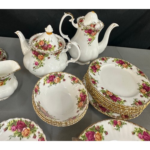 552 - Part Royal Albert Old Country Road tea and coffee service, A/F, tea pot lids are both damaged