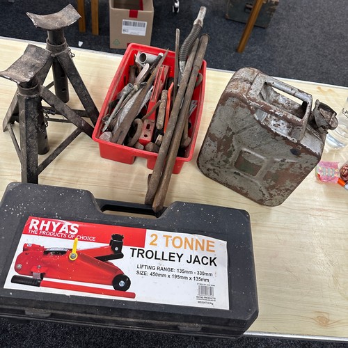 234 - Pair of axle stands and jerry cans and a trolley jack in box