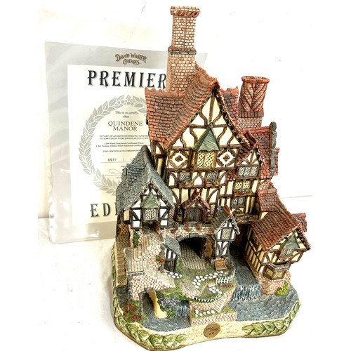 118 - David Winter Cottages “Quindene Manor” 1994 Premier edition, 911/1500 with box and COA, small chips ... 