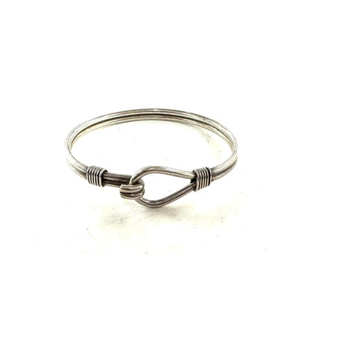 455 - Unusual vintage sterling silver bangle 25 grams