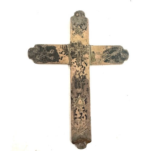 470 - Unusual large antique crucifix in white metal, probably silver, length 10cm