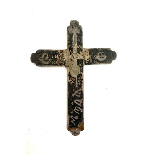 470 - Unusual large antique crucifix in white metal, probably silver, length 10cm