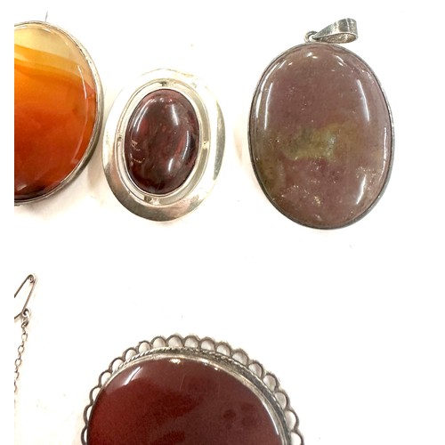 465 - Vintage silver and white metal agate brooches pendants and ring, weight 107grams