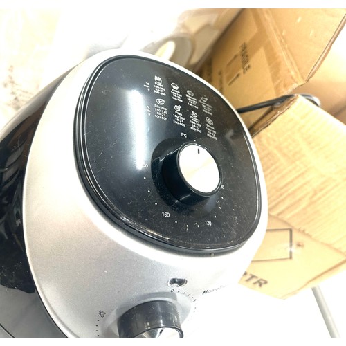 238 - Boxed 3.8L Air fryer, untested