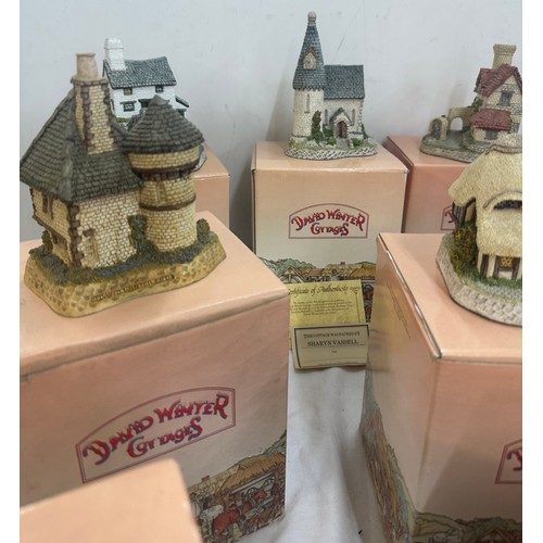 200 - Selection of David Winter cottages with boxes some with COA, cottages to include Ashe cottage, The C... 