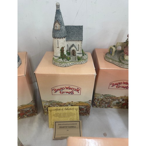 200 - Selection of David Winter cottages with boxes some with COA, cottages to include Ashe cottage, The C... 