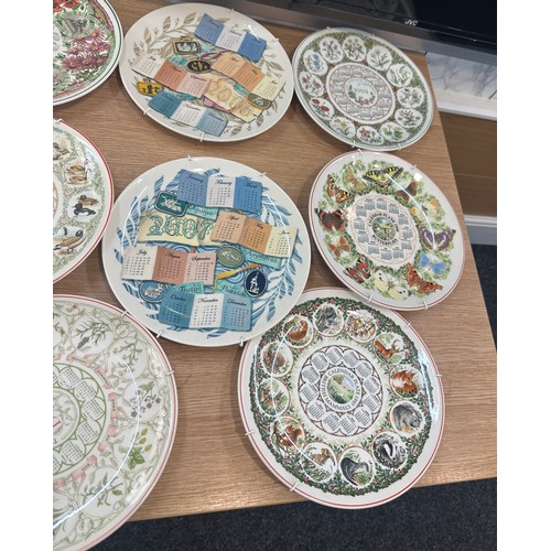 276 - Selection of Wedgwood calendar plates includes years 1994, 1995, 1987, 2004 etc