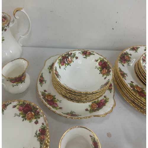 545 - Selection of Royal Albert Old Country Rose part/ tea/ coffee and dinner service