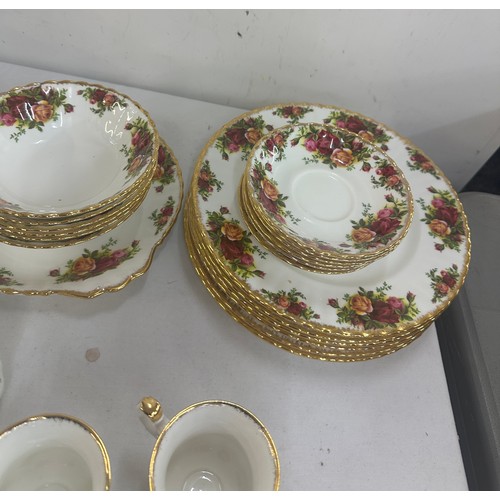 545 - Selection of Royal Albert Old Country Rose part/ tea/ coffee and dinner service