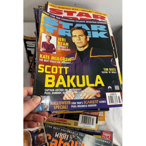 18 - Large selection of Star Trek, x files magazines etc