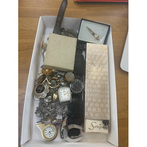 516 - Tray of vintage and later jewellery/ watches etc