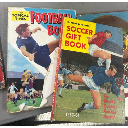 44 - Selection of vintage soccer/ football books