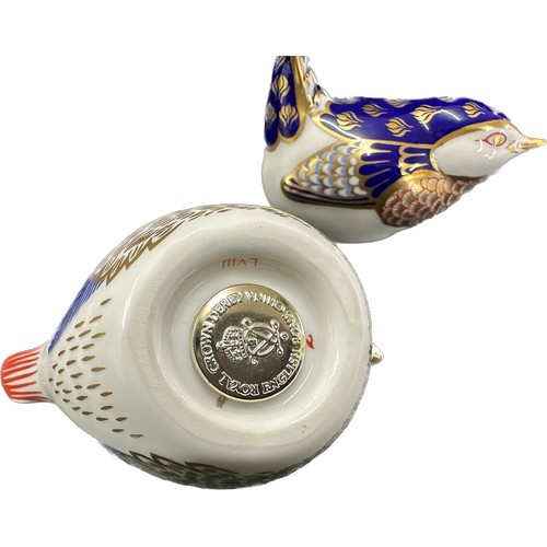 418 - Three Royal Crown Derby bird paperweights, Wren, gold stopper, date code for 1993 (LVI), Goldcrest, ... 