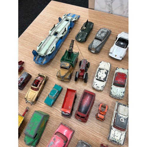 199 - Selection of vintage toy cars to include Corgi, Dinky etc