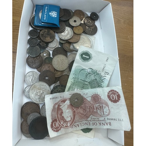 515 - Selection of vintage and later coins includes crowns etc