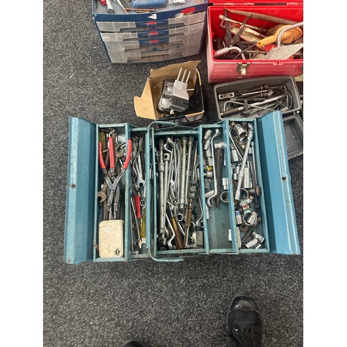 180 - Large selection of vintage and later tools to include tool boxes, nuts, bolts, spanners etc