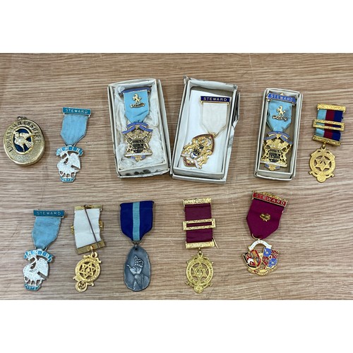 441 - Large selection of assorted Masonic jewels