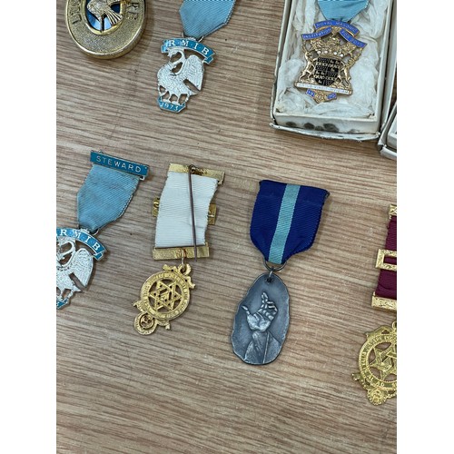 441 - Large selection of assorted Masonic jewels