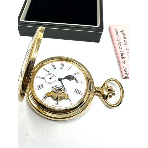 Royal hand outlet watch