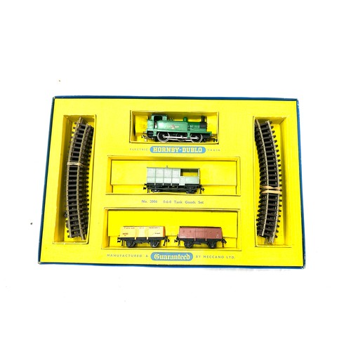 549 - Boxed Hornby Dublo 2006, Tank goods train