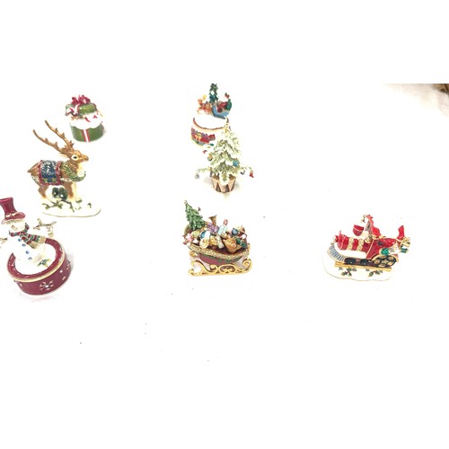 86 - Large selection of boxed Christmas trinket boxes includes Juliona, single tree etc