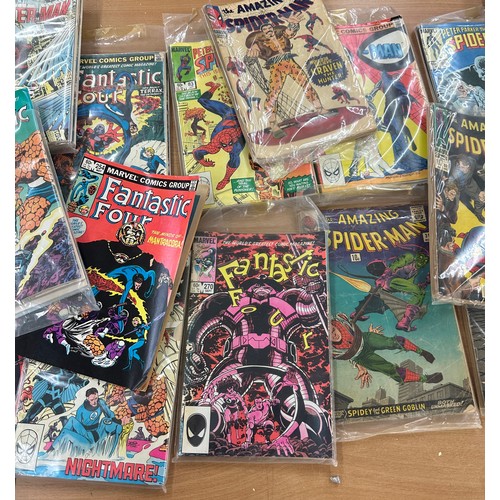 6 - Selection vintage comics to include Spiderman, Fantastic 4 etc