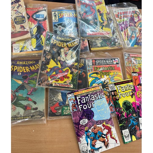 6 - Selection vintage comics to include Spiderman, Fantastic 4 etc