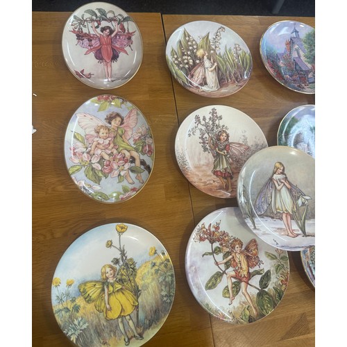 181 - Large selection of collectors plates to include ' The Enchanting World of the Flower Faires' and 'Li... 