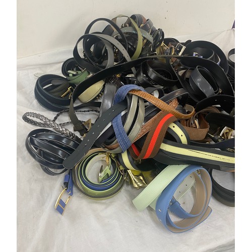 224 - Large selection of assorted ladies belts