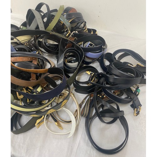 224 - Large selection of assorted ladies belts