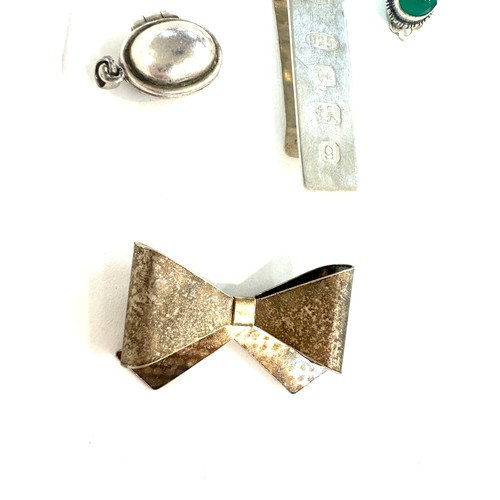 484 - Selection of vintage silver hall marked items to include money clip, neck lace etc