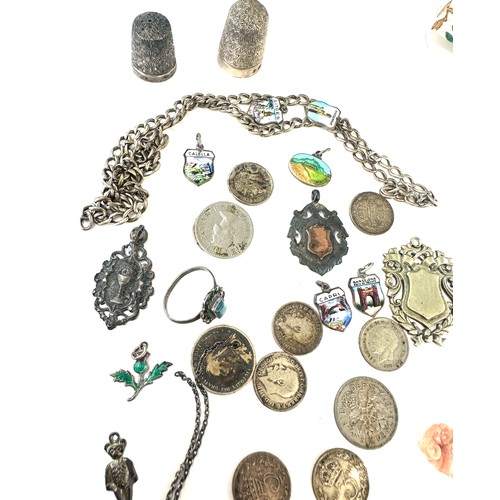 498 - Selection of small silver items to include thimbles, coins, rings etc