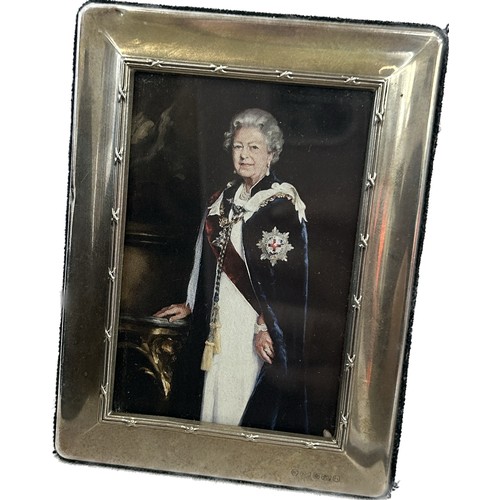 495 - Vintage miniature hallmarked photo frame measures approx 5 inches tall by 3.5 inches wide