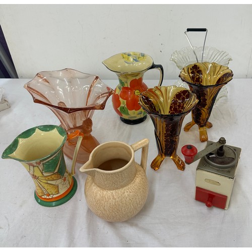 292 - Selection of assorted miscellaneous to include pottery, glass vases etc