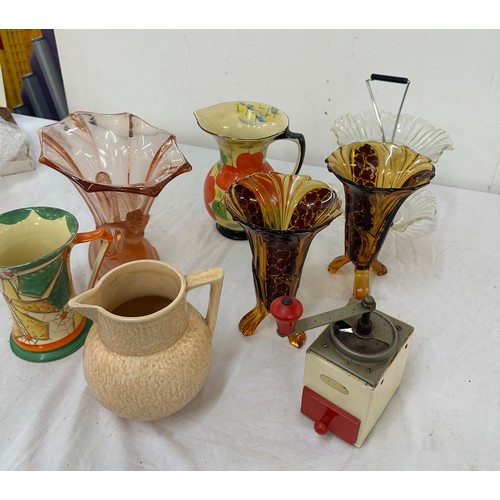 292 - Selection of assorted miscellaneous to include pottery, glass vases etc