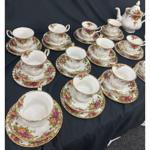 626 - Vintage Royal Albert Old Country Rose 12 piece tea service to include tea pot, sugar bowl, milk jugs... 