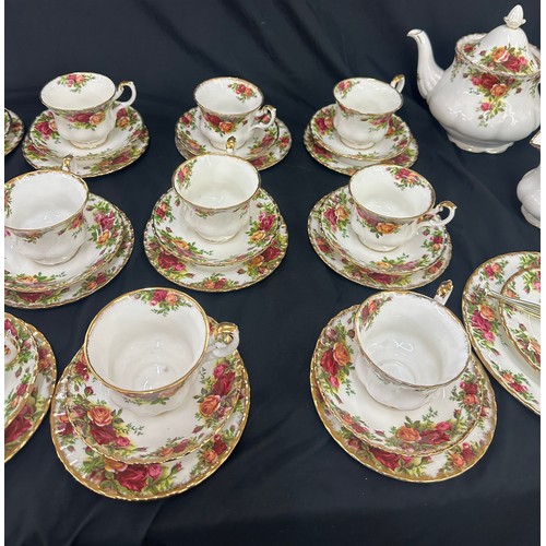 626 - Vintage Royal Albert Old Country Rose 12 piece tea service to include tea pot, sugar bowl, milk jugs... 