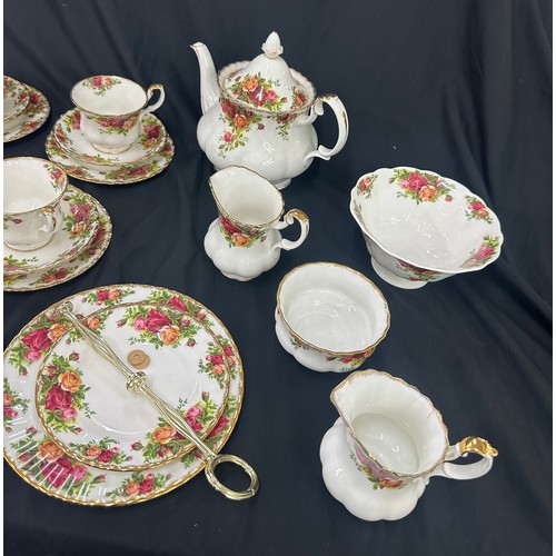 626 - Vintage Royal Albert Old Country Rose 12 piece tea service to include tea pot, sugar bowl, milk jugs... 